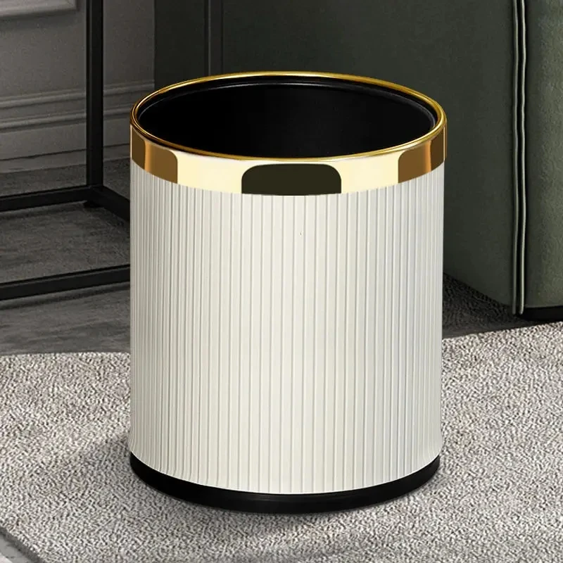 poubelle décorative blanche
